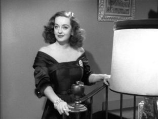 bette-davis-stairwell